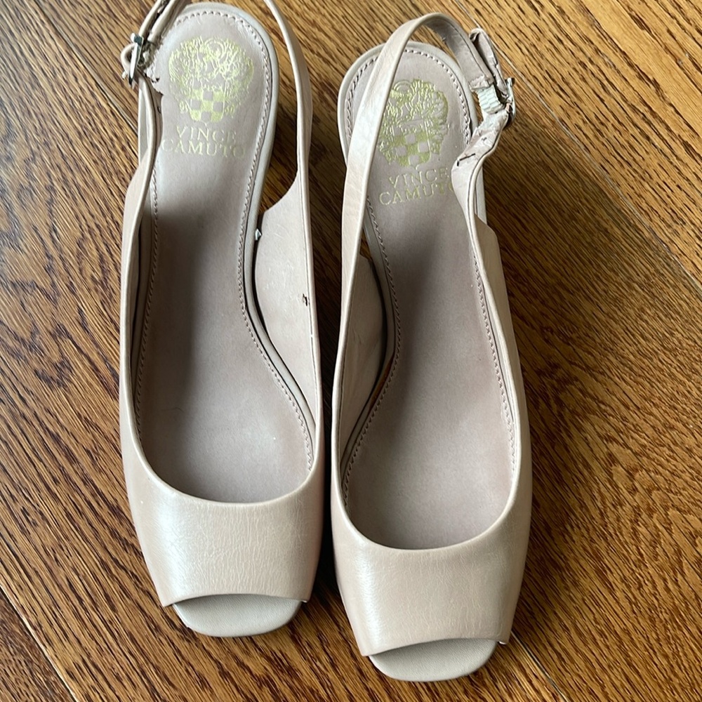 Vince Camuto Women's Tan Peep Toe Slingback Heels